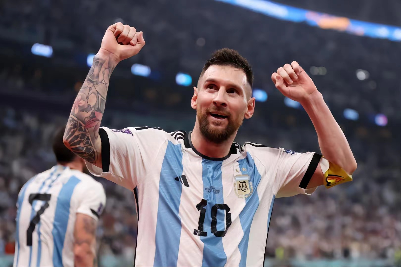 高清图：阿根廷是冠军！梅西携众将捧起大力神杯-搜狐大视野-搜狐新闻